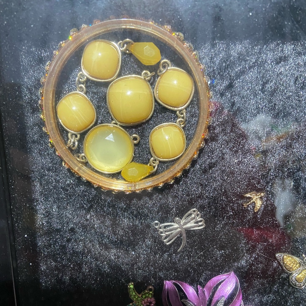 Handmade Jewelry Art Shadow Box. Flowers and Nature - Picture 2 of 8